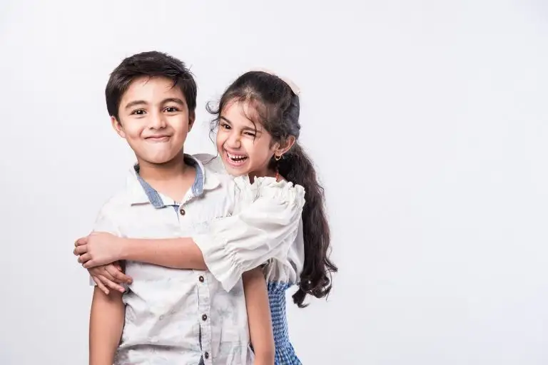 How to foster sibling love instead of jealousy between your kids