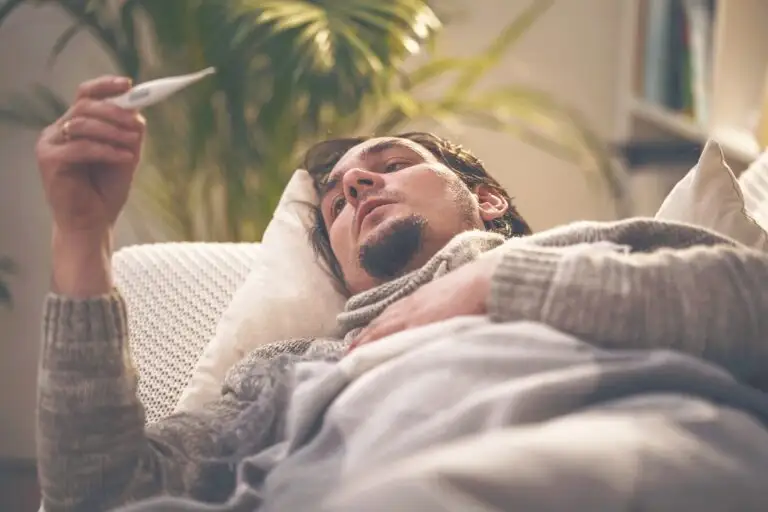 Sore throat to the runny nose; experts on common Covid symptoms in fully vaccinated people